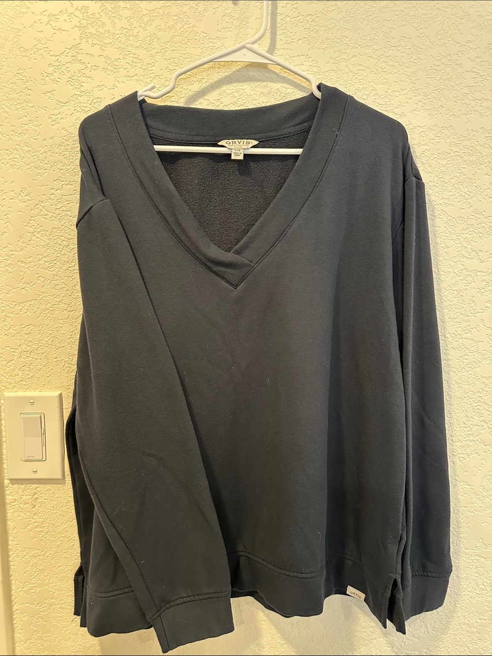 Orvis Black V-Neck Pullover Sweatshirt